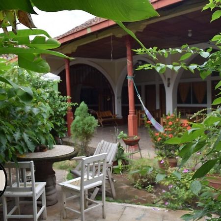 Casa Lucys Hostal Granada Exterior photo