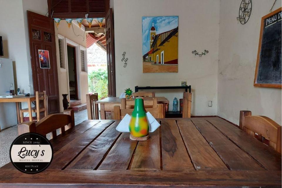 Casa Lucys Hostal Granada Exterior photo